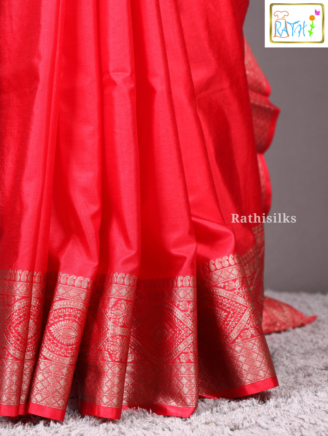 Elegant Red Synthetic Saree
