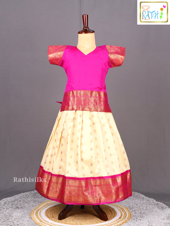 Rich Zari Border Pavadai Set