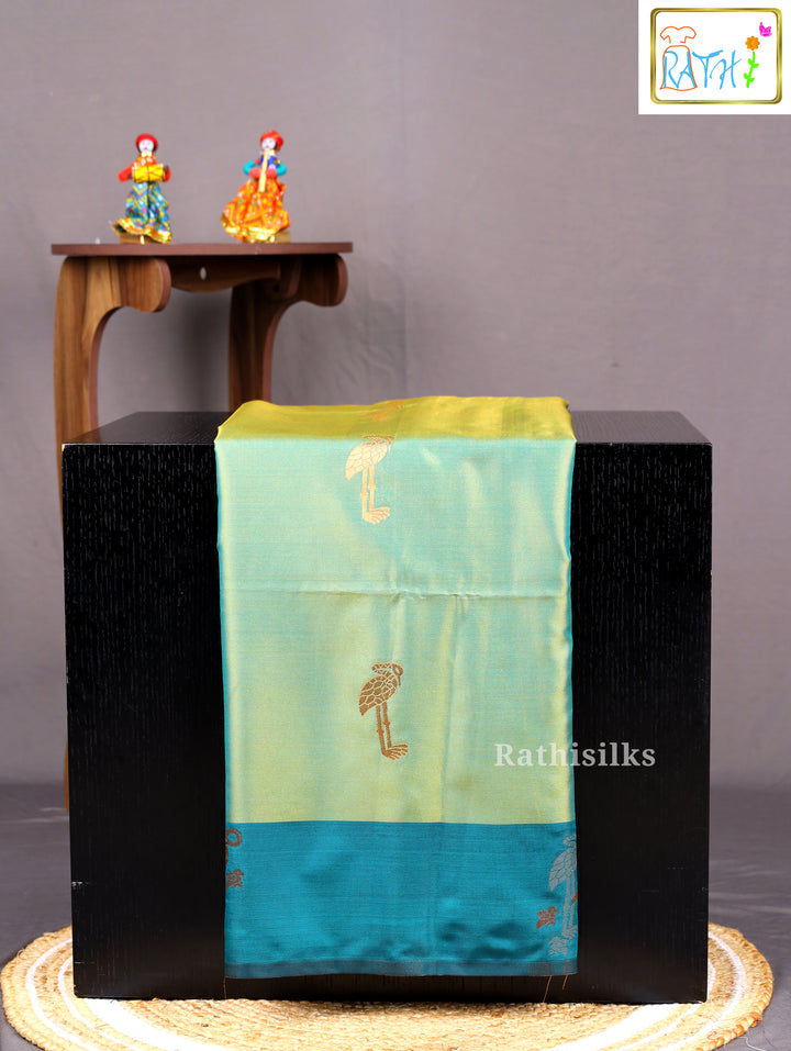 Elegant Dual-Tone Art Silk Saree