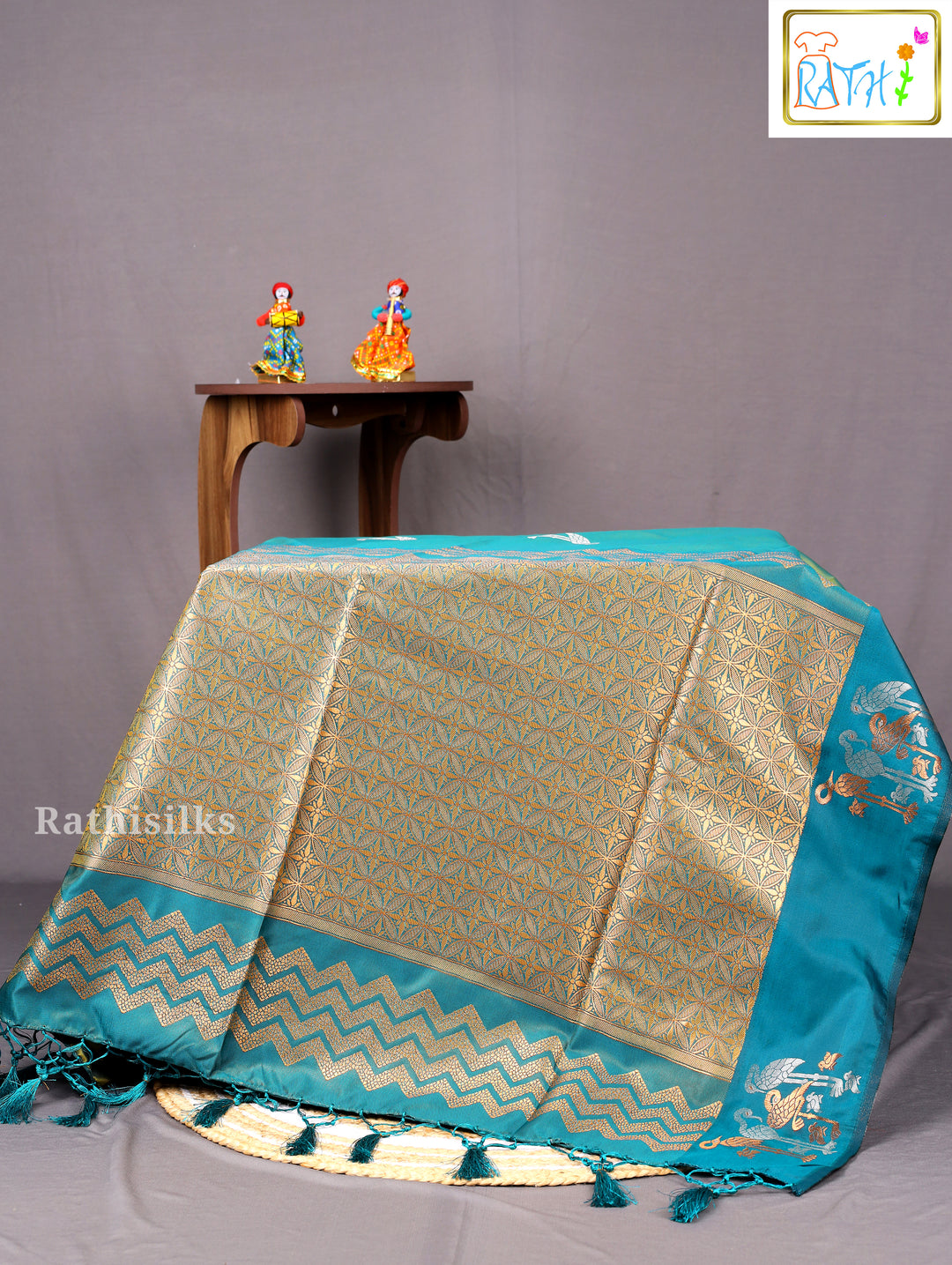 Elegant Dual-Tone Art Silk Saree