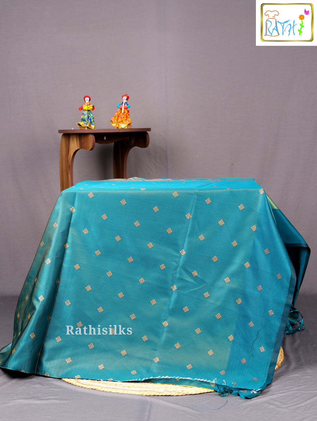 Elegant Dual-Tone Art Silk Saree