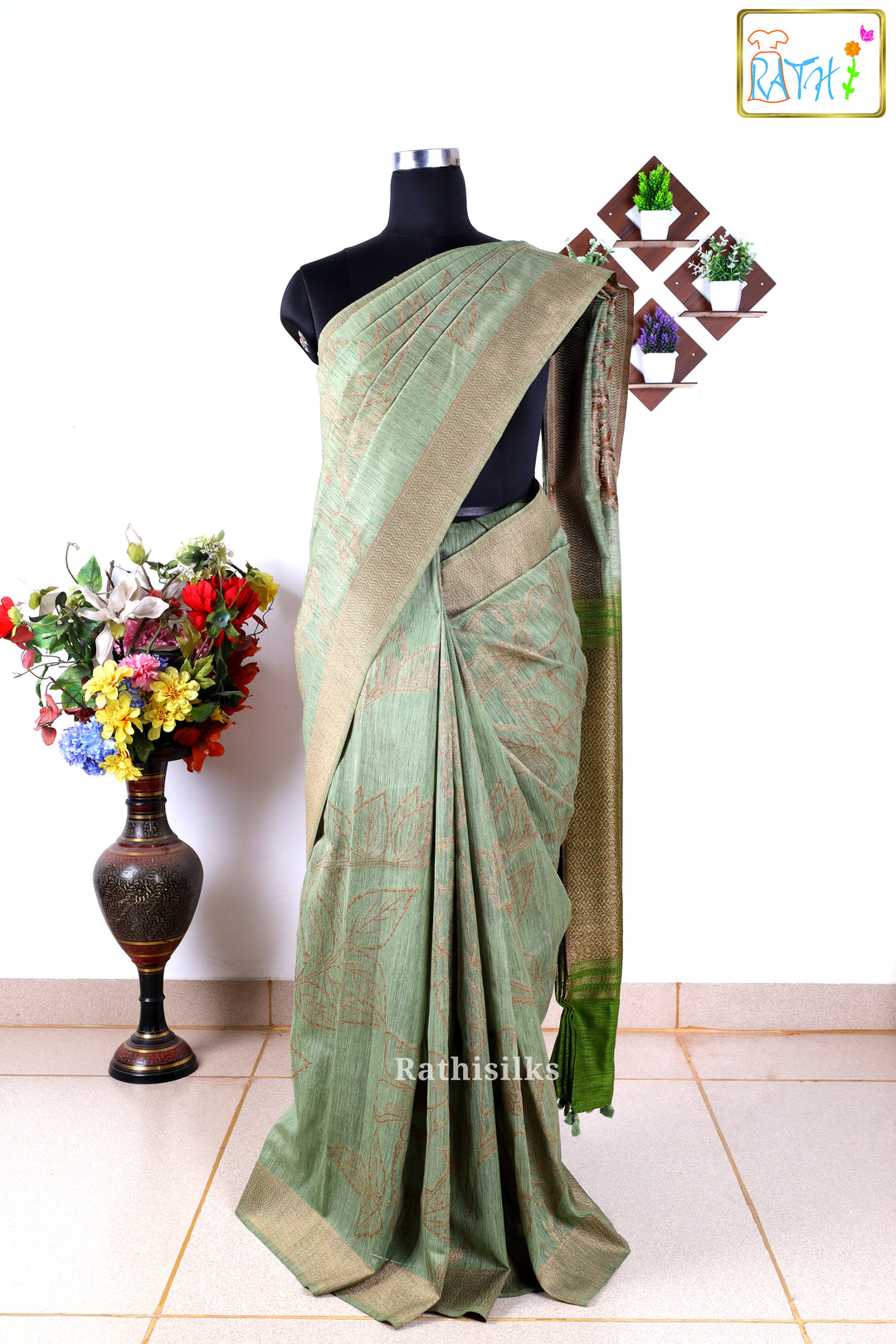 Graceful Green Banarasi Tupion Silk Saree