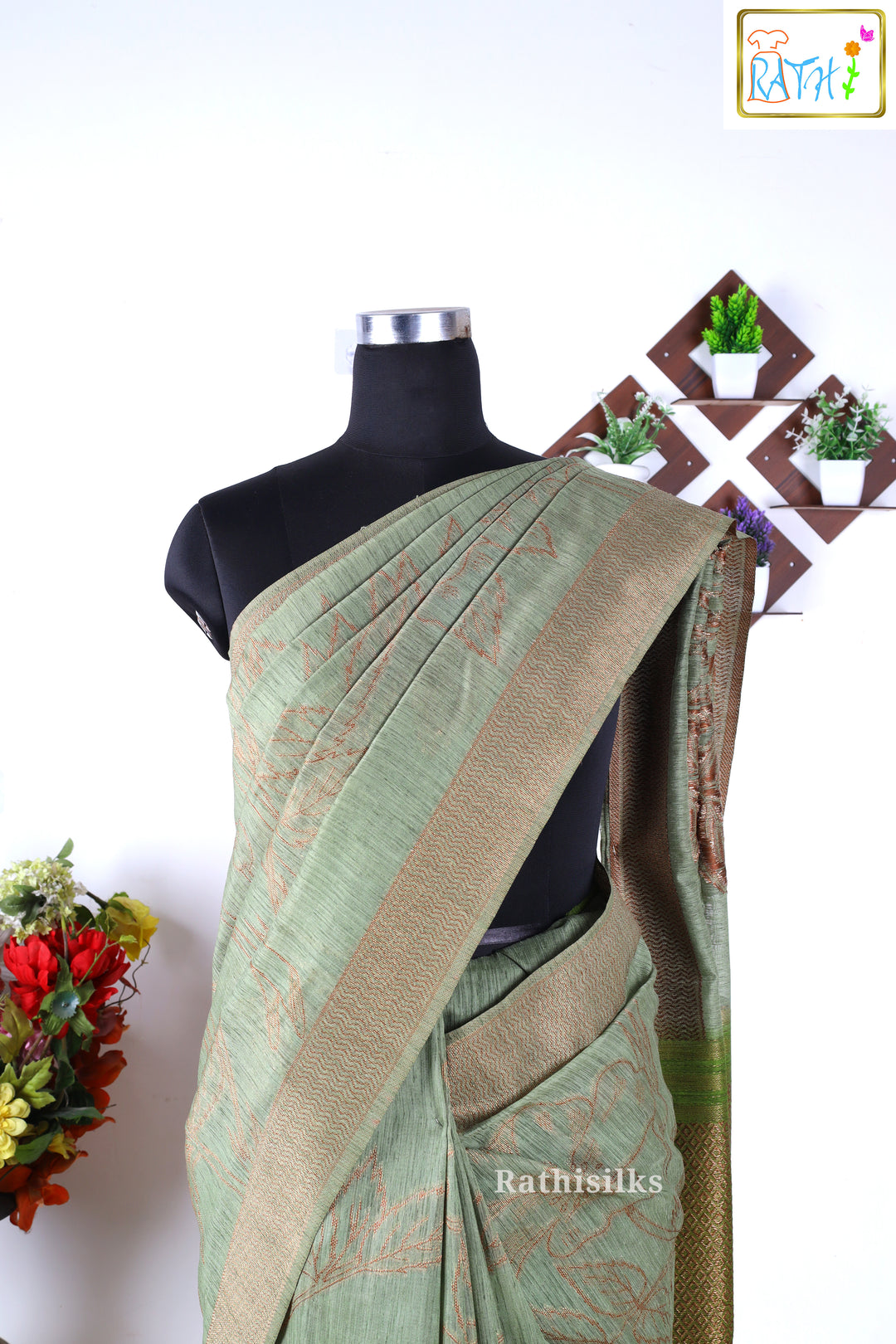 Graceful Green Banarasi Tupion Silk Saree