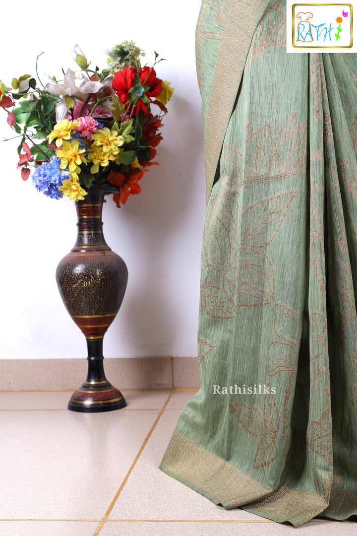 Graceful Green Banarasi Tupion Silk Saree