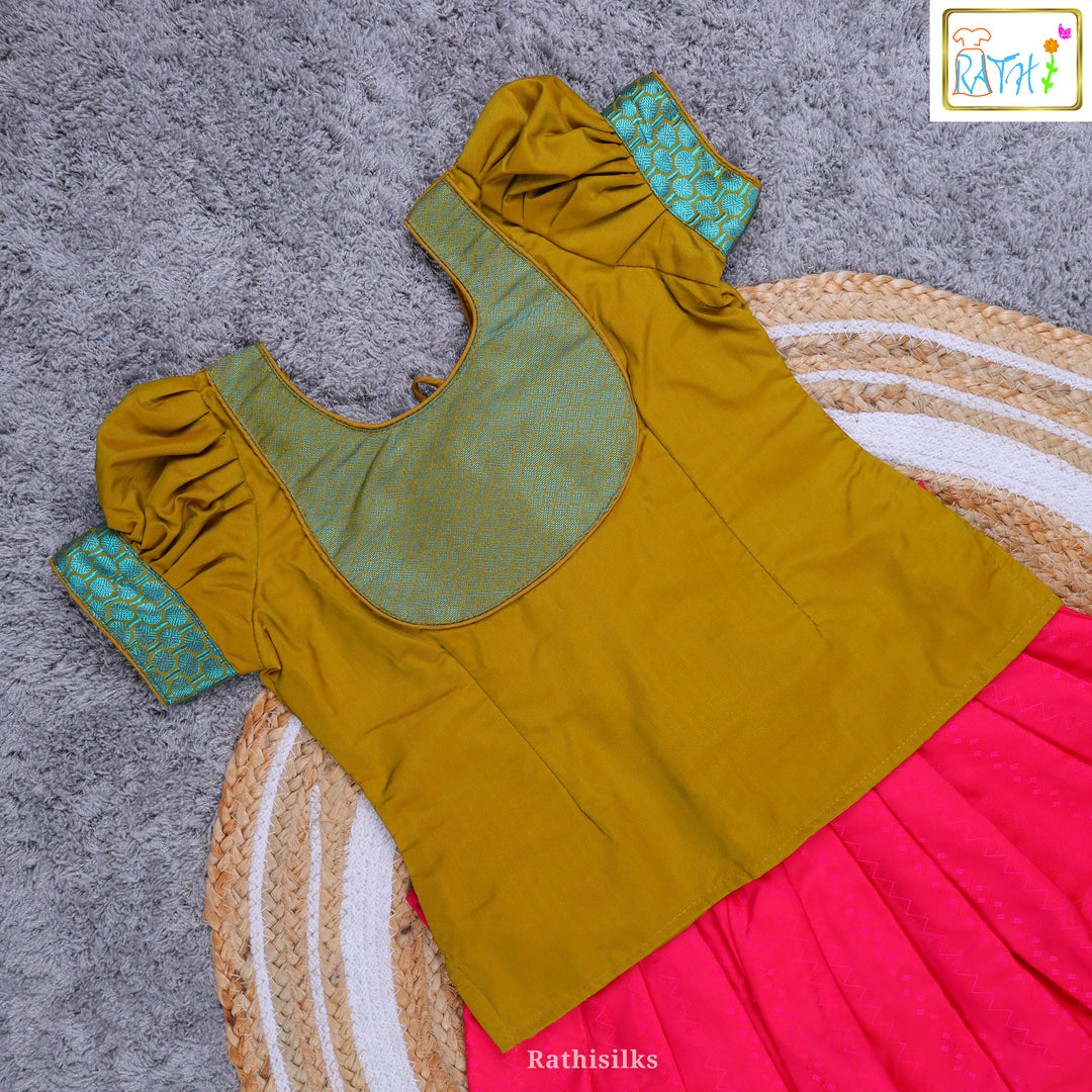Traditional Green & Pink Ikat Pavadai Sattai
