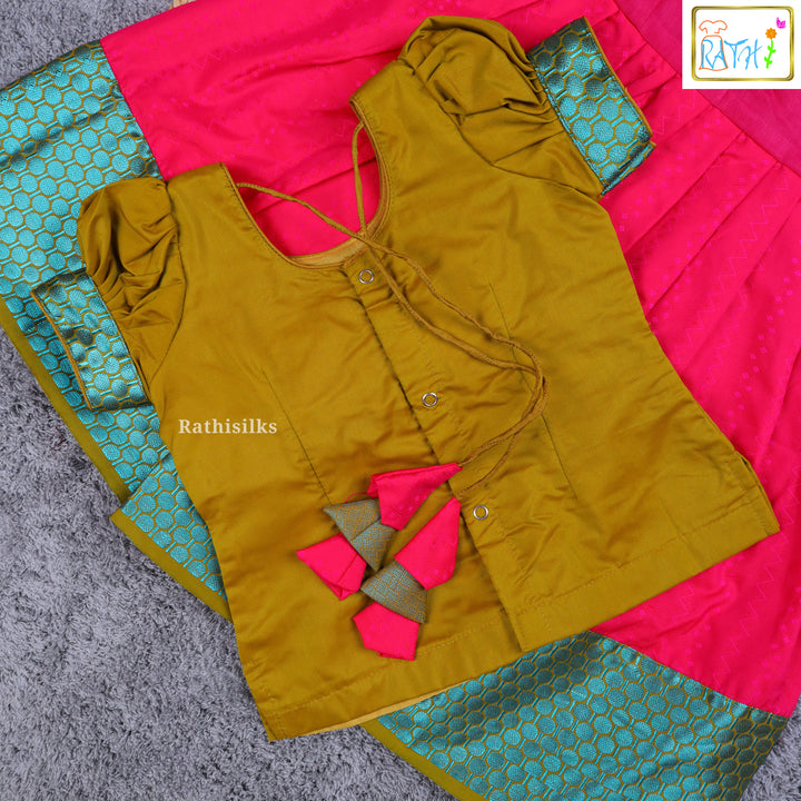 Traditional Green & Pink Ikat Pavadai Sattai