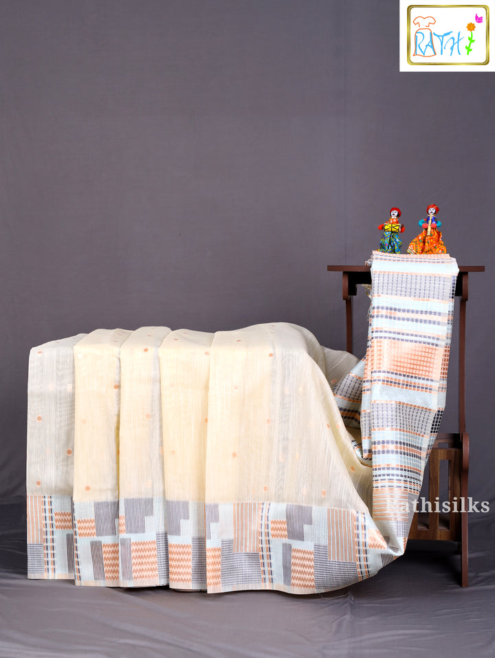 Elegant Cream & Peach Cotton Blended Saree