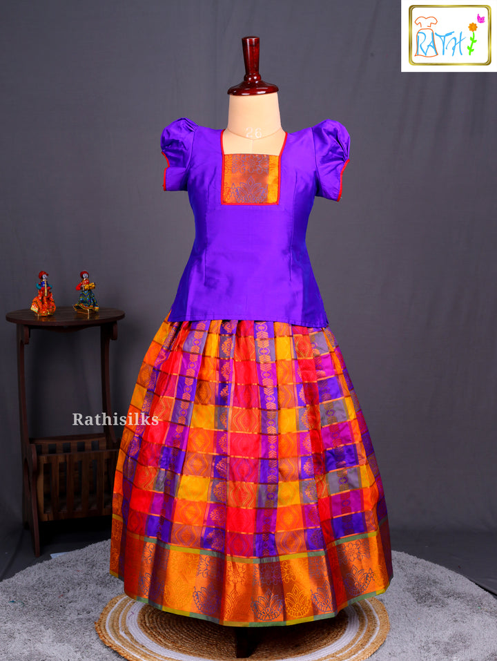 Karishma Pavadai Sattai