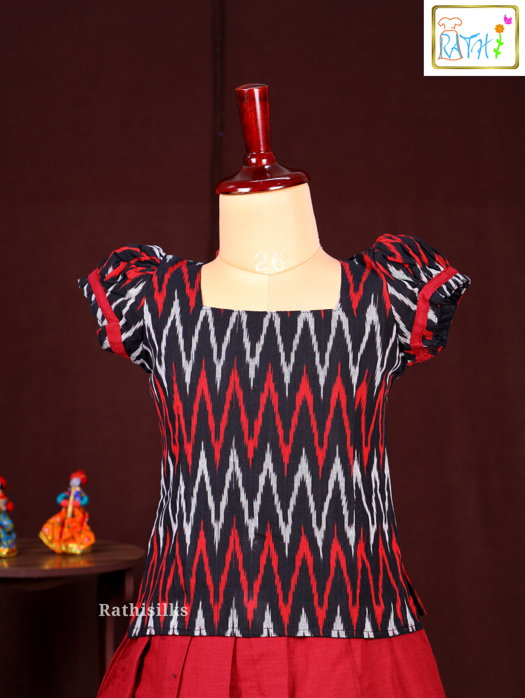 Traditional Ikat Pavadai Sattai