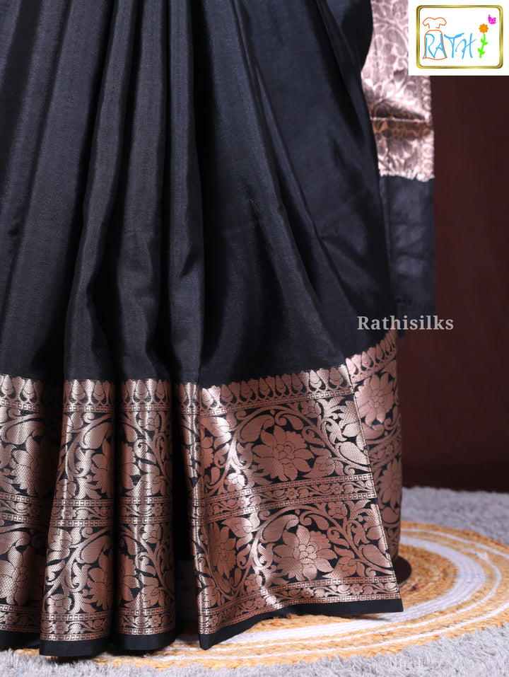 Elegant Black and Gold Synthetic Saree