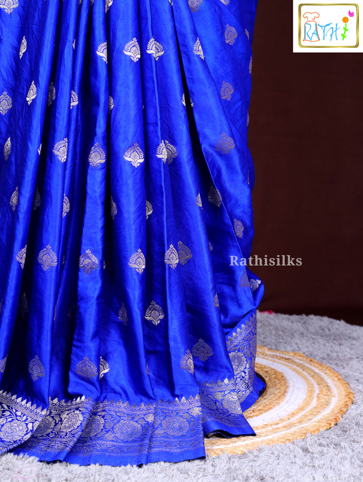 Striking Royal Blue Synthetic Saree
