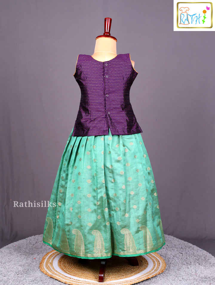 Traditional Pavadai Sattai Set