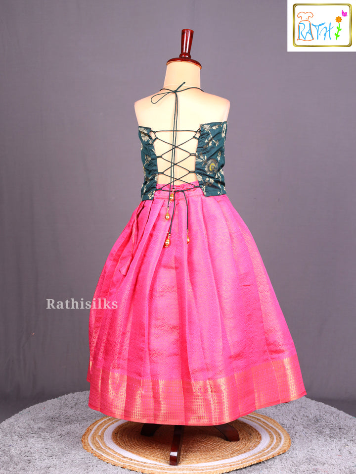 Modern Pavadai Sattai