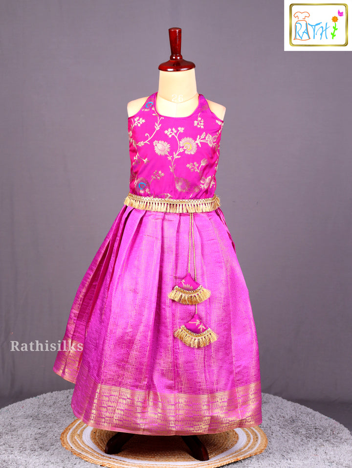Modern Pavadai Sattai