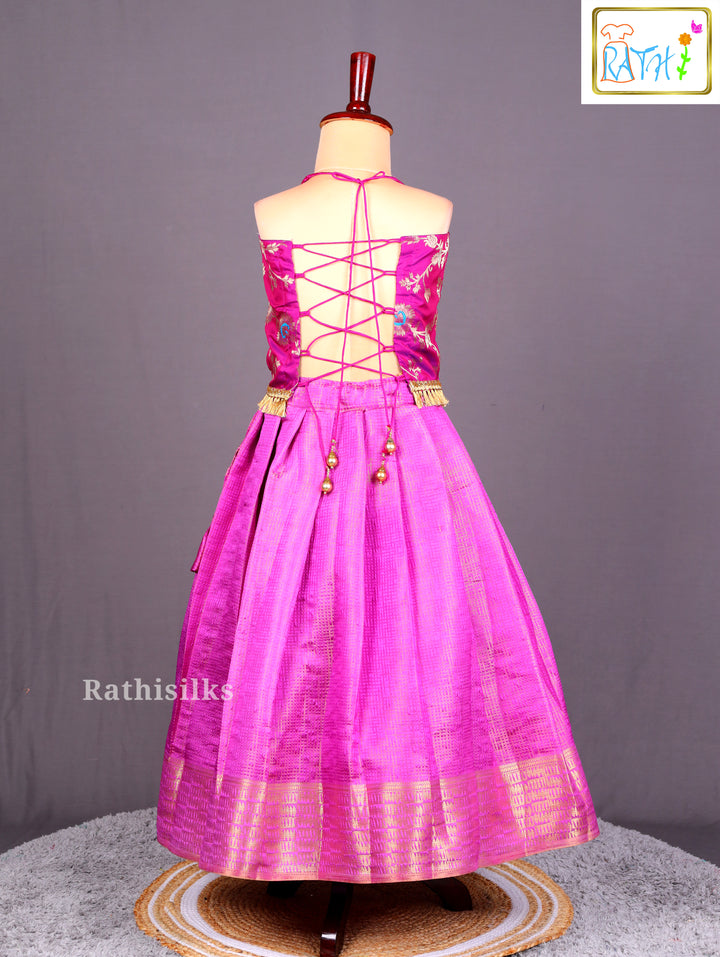 Modern Pavadai Sattai
