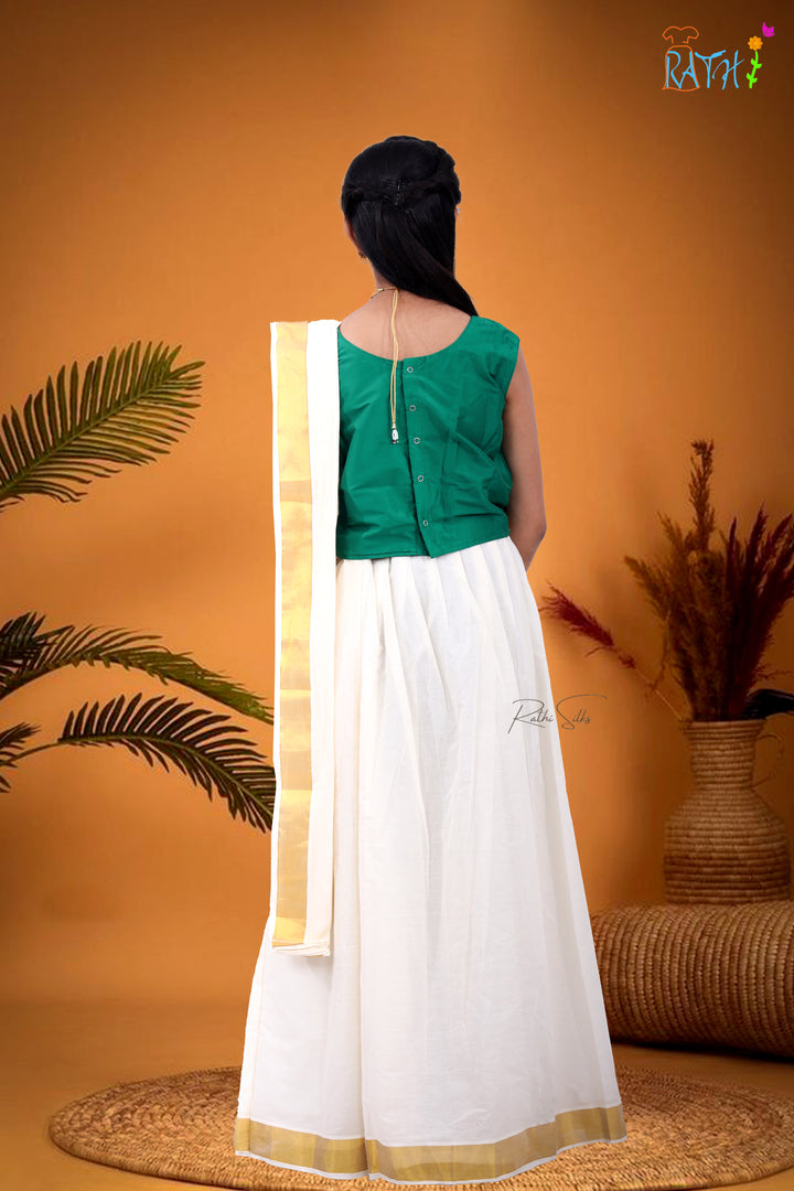 Elegant Kerala-Style White & Gold Saree Dress